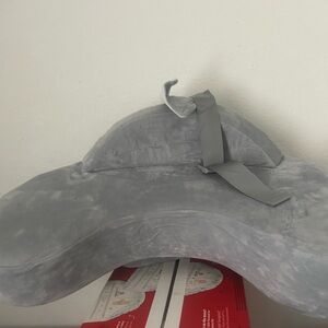 Nursing pillow momcozy